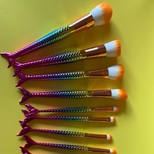 Makeup brushes